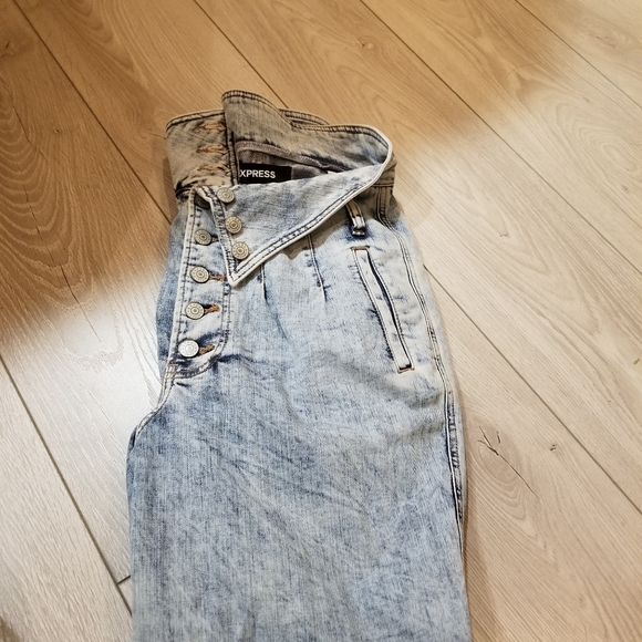 Jeans - Picture 2 of 5